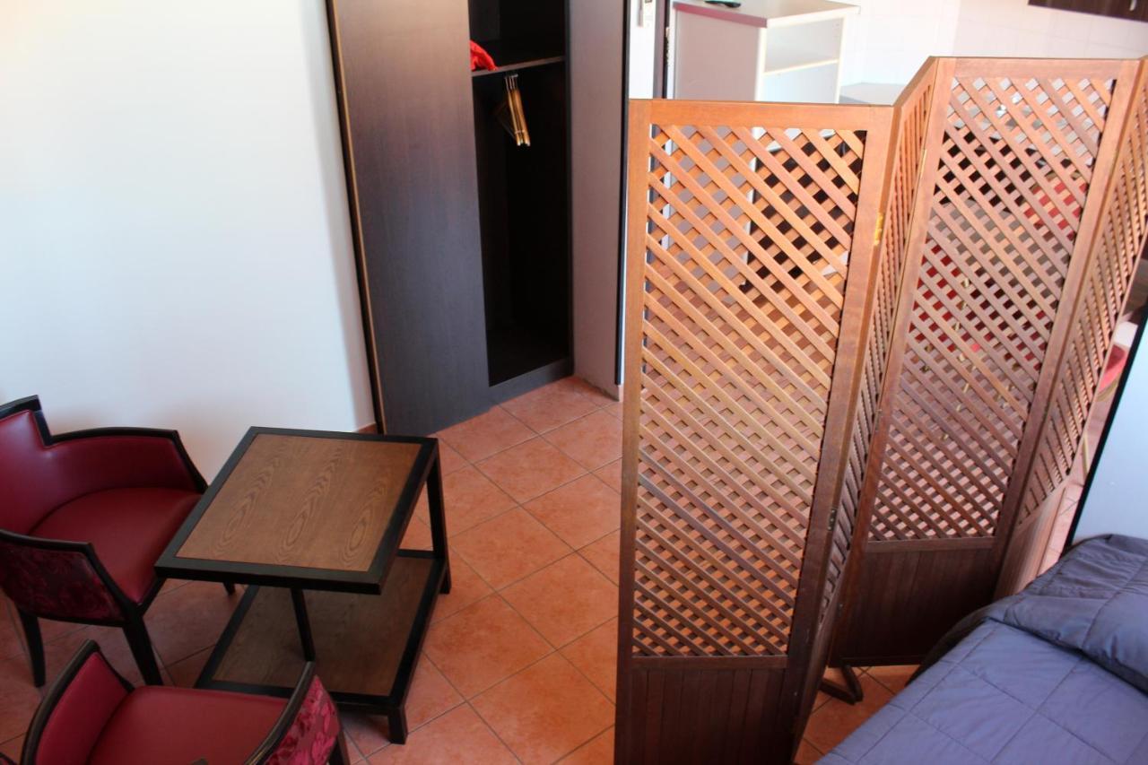 Hotel L'Hacienda Martigues Kültér fotó