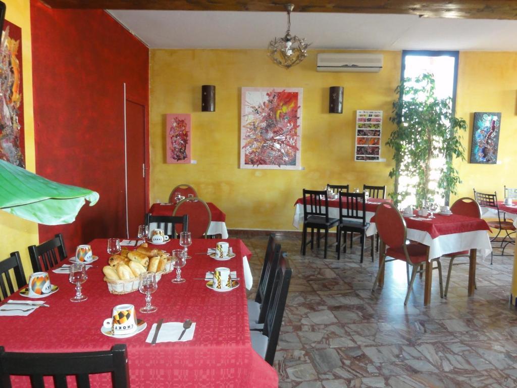 Hotel L'Hacienda Martigues Kültér fotó