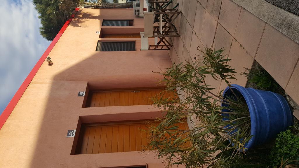 Hotel L'Hacienda Martigues Kültér fotó