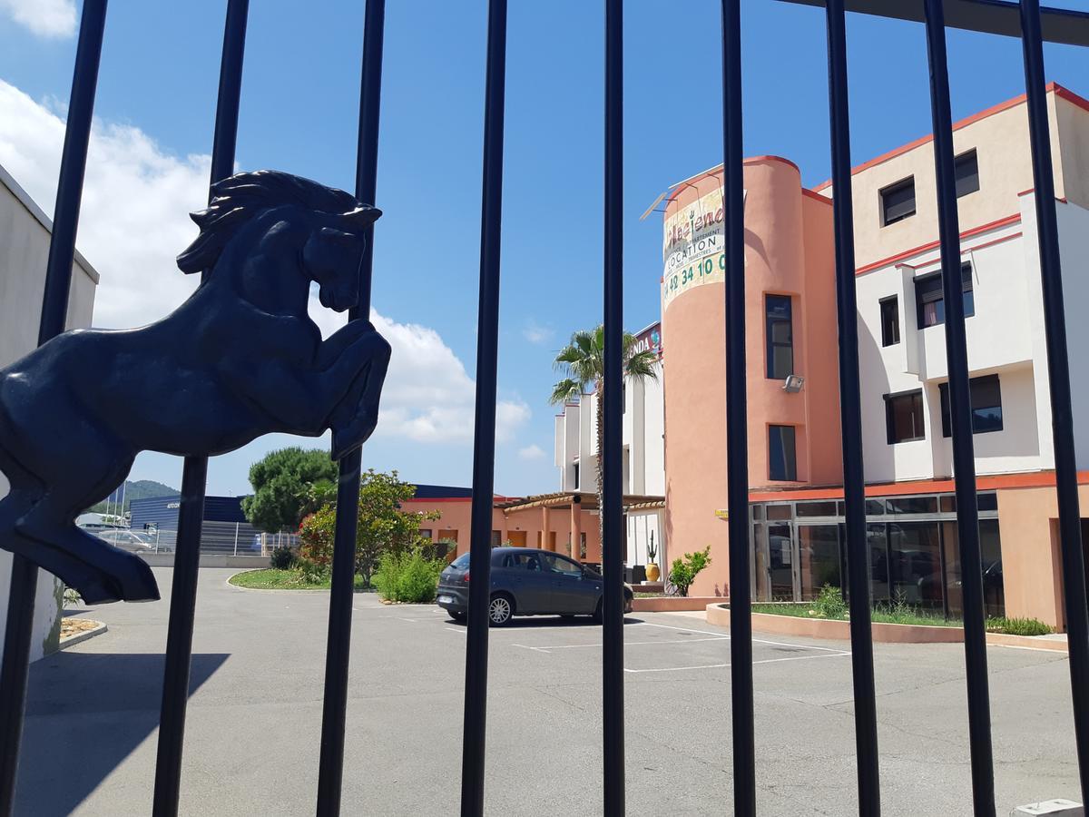 Hotel L'Hacienda Martigues Kültér fotó
