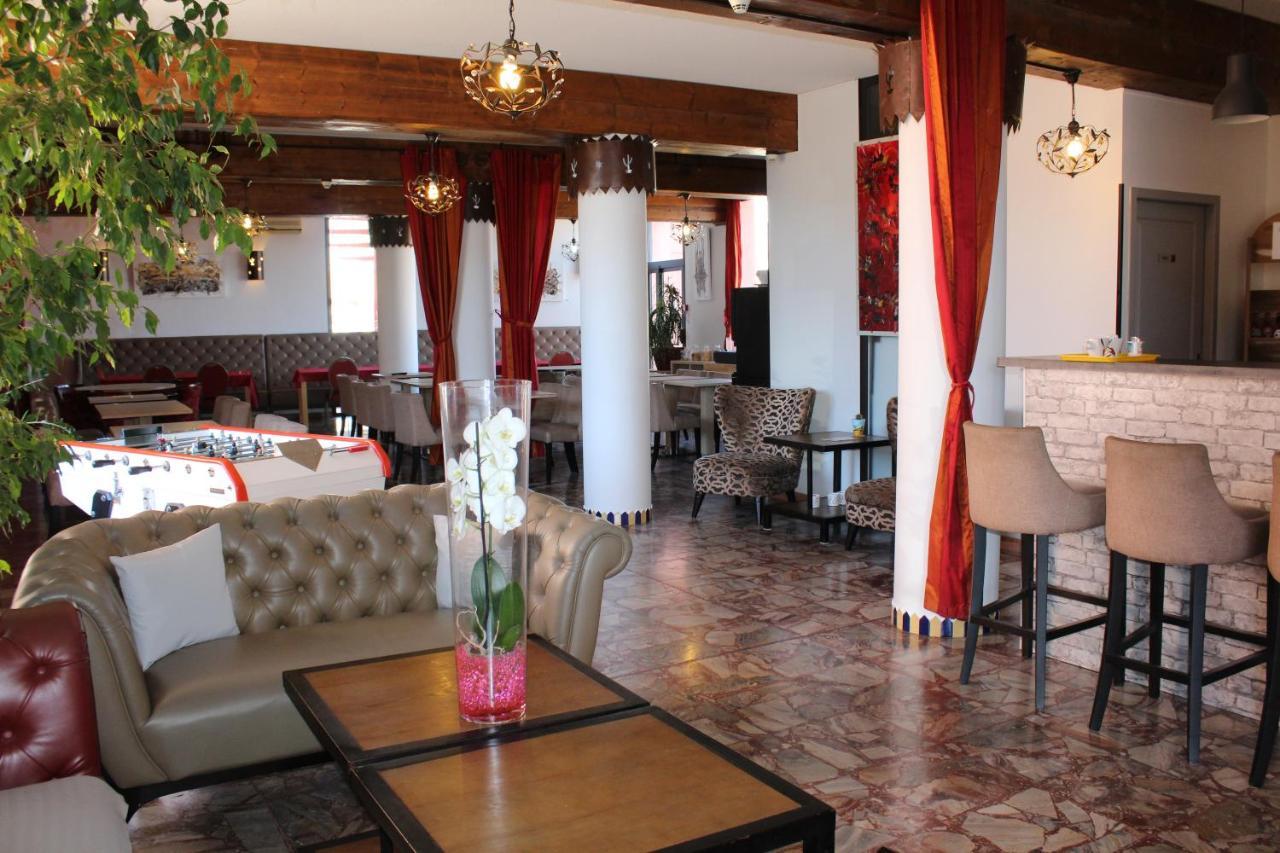 Hotel L'Hacienda Martigues Kültér fotó